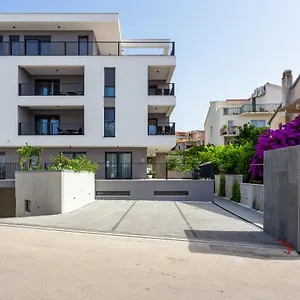  Apartment Mare's 2